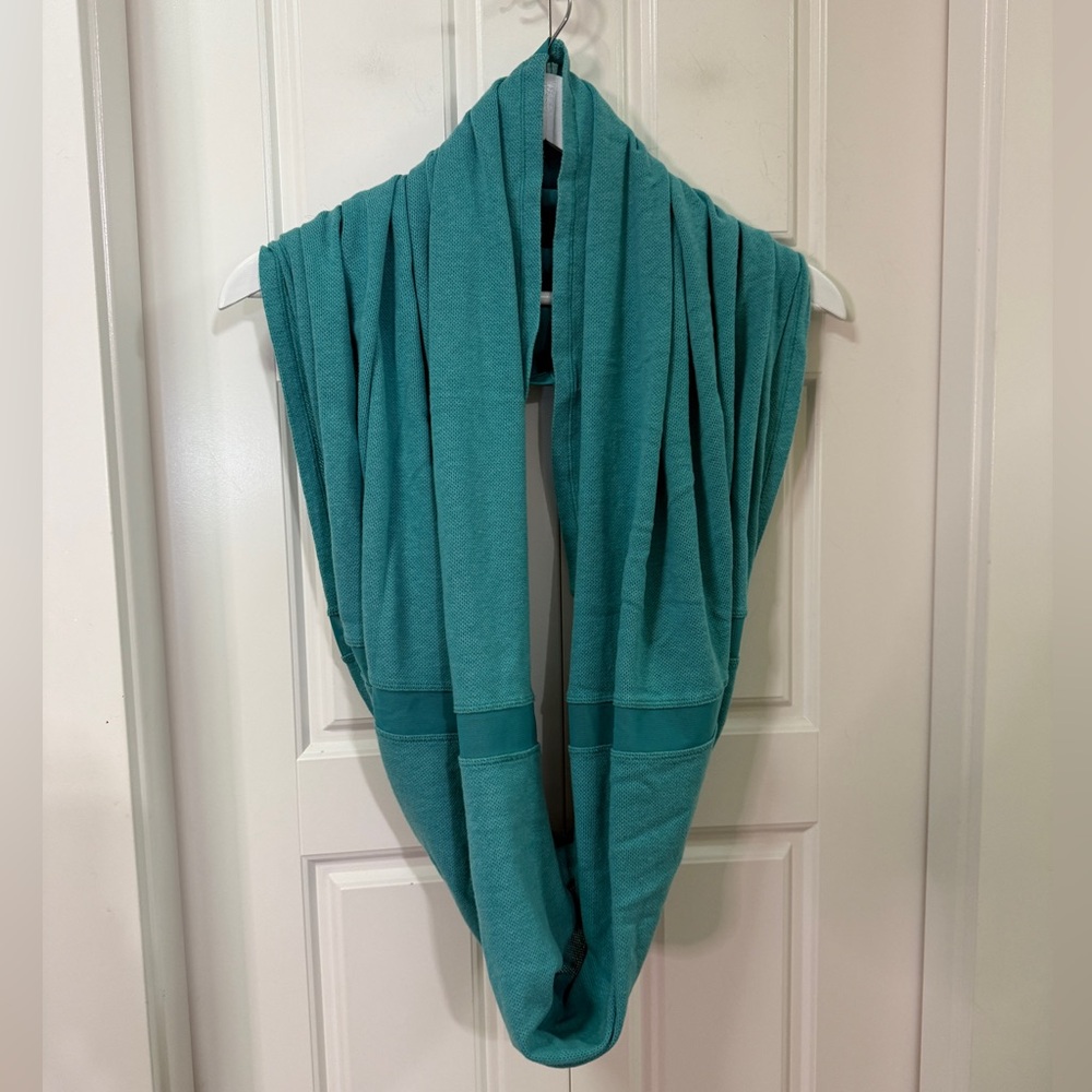 Lululemon Sun Salutation Circle Scarf | OS